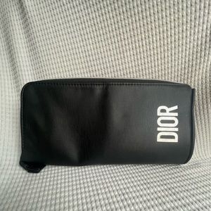 DIOR makeup/travel bag!🏆